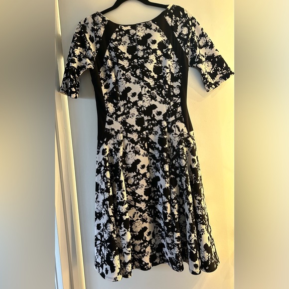 Rabbit Rabbit Rabbit Design - Dress - Picture 2 of 5